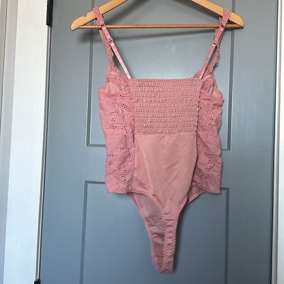 Pink bodysuit! - Picture 4 of 6